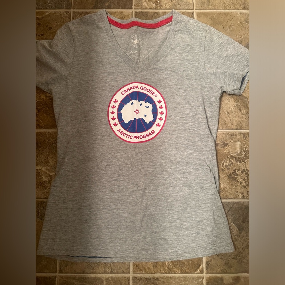 Authentic Canada Goose TShirt Size Small